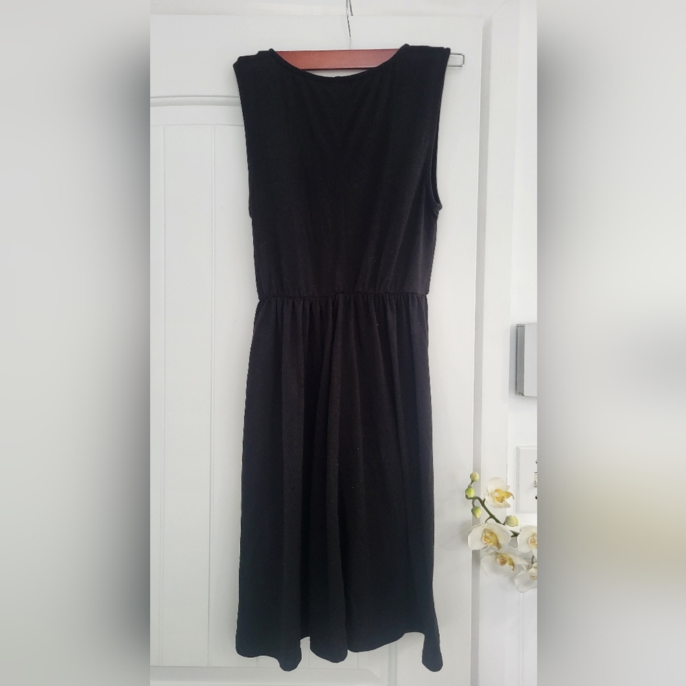 Elegant Black Sleeveless Dress